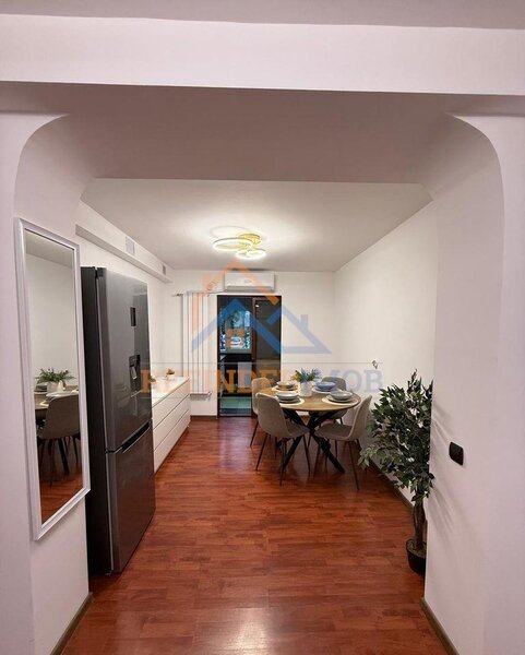 Dumbrava Noua Vanzare apartament 4 camere zona Margeanului
