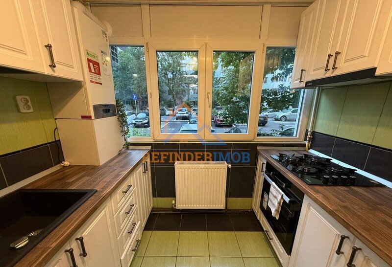 Dumbrava Noua Vanzare apartament 4 camere zona Margeanului