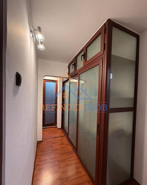 Dumbrava Noua Vanzare apartament 4 camere zona Margeanului